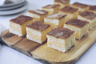 Lágy és selymes édesség: Pudingos sütemény recept! borítókép